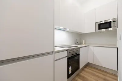 Una cocina o zona de cocina en For You Rentals Elegancia y Funcionalidad en San Bernardo Piso con Baños en Suite Temporal SBE351C