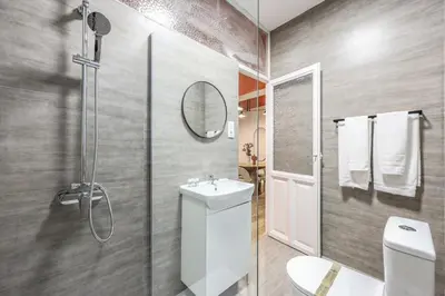 Un baño de Apartamento de diseno Gran Via -No Ascensor-