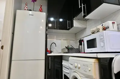 Una cocina o zona de cocina en For Yoy Rentals hermoso apartamento tipo Estudio en Madrid Temporal SFL50