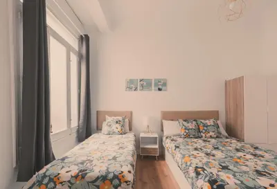 Cama o camas de una habitación en 8 rooms, 6 bathrooms over Gran Via Street