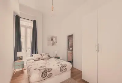 Cama o camas de una habitación en 8 rooms, 6 bathrooms over Gran Via Street