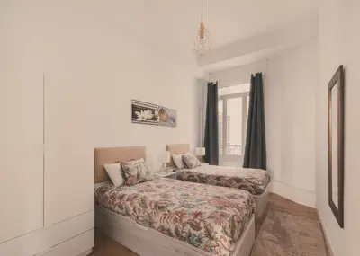 Cama o camas de una habitación en 8 rooms, 6 bathrooms over Gran Via Street