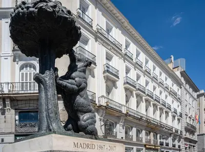 Edificio en el que se encuentra el hostal o pensión