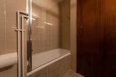 Un baño de Apartamento entre Bernabeu y Barrio Salamanca
