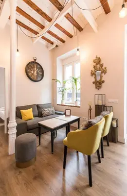 Zona de estar de Loft chic luminoso