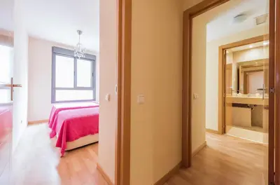 Cama o camas de una habitación en Cosy Bright Apt & 2BD 2BTH Salamanca &Goya
