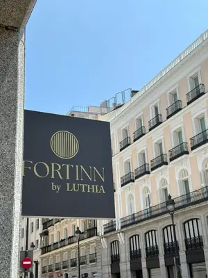 Certificado, premio, señal o documento que está expuesto en LUTHIA Puerta del Sol