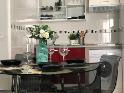 Una cocina o zona de cocina en Apartamentos EconoStay Callao