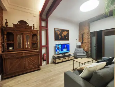 Una televisión o centro de entretenimiento en Madrid Centro Excepcional