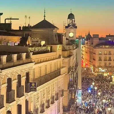 Piso Ático con Terraza y Jacuzzi con vistas a Sol en Madrid Centro