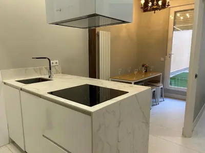 Una cocina o zona de cocina en Plaza España Centro - Apartamento para 8 personas