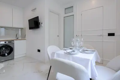 Una cocina o zona de cocina en New apt Elegante, 2br and 1bth