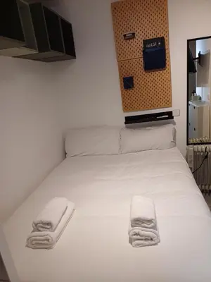 Cama o camas de una habitación en Cosy Studio in the Heart of Lavapiés, Madrid - Amparo
