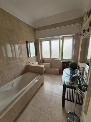 Un baño de Habitación Oasis B centro de Madrid