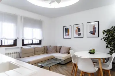 Zona de estar de AR Embajadores 2 habitaciones, céntrico y bien comunicado