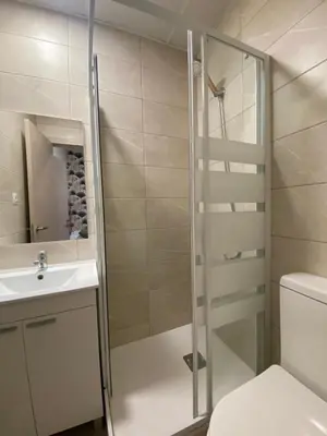 Un baño de El Jardín de Fornillos