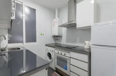 Una cocina o zona de cocina en Nice and calm apartment near Retiro, Madrid GRA