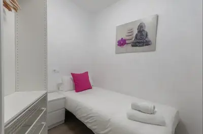 Cama o camas de una habitación en Nice and calm apartment near Retiro, Madrid GRA