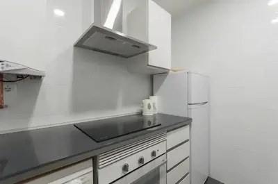 Una cocina o zona de cocina en Nice and calm apartment near Retiro, Madrid GRA