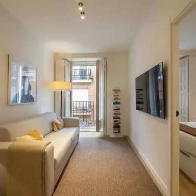 Reina Sofia Suite III