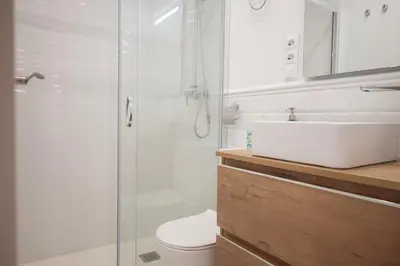 Un baño de Luxurious apartment in Malasaña Centro madrid Temporal VAL212