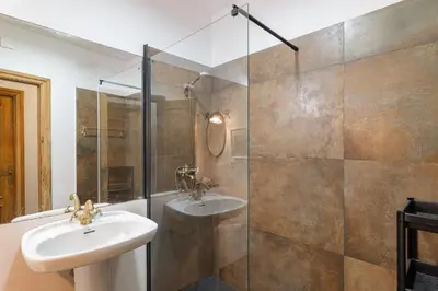 Un baño de Habitación doble con Vistas a la Ciudad