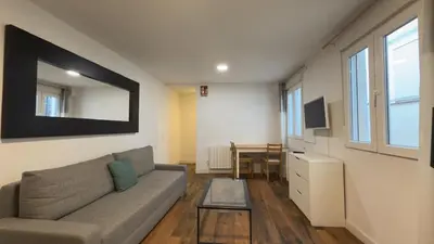 Una televisión o centro de entretenimiento en Centrally located in Madrid 3I
