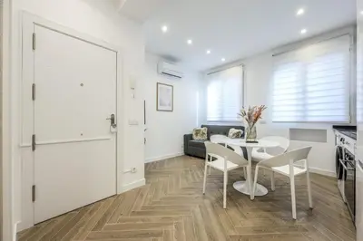 Plano de Urban Quiet in Madrid with Modern Comforts