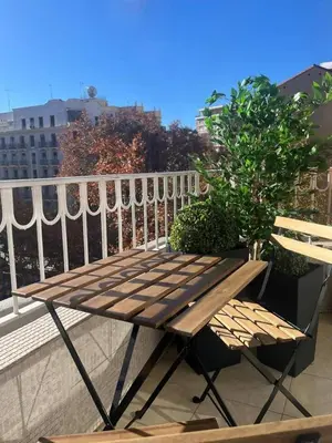 Un balcón o terraza de Habitación Oasis E centro de Madrid