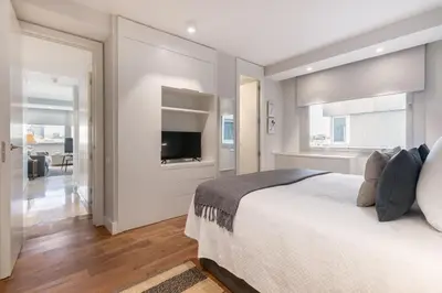 Cama o camas de una habitación en Stylish 1BR Apartment with City Views – Colón