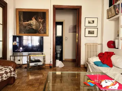 Una televisión o centro de entretenimiento en terrazas céntricas Acacias