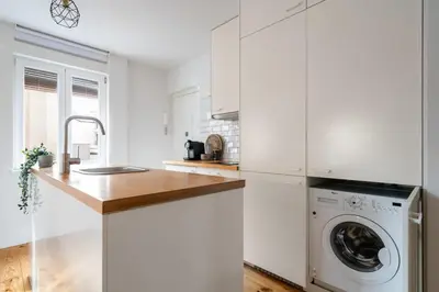 Una cocina o zona de cocina en Nice and bright apartment in Puerta del Ángel - Cabello