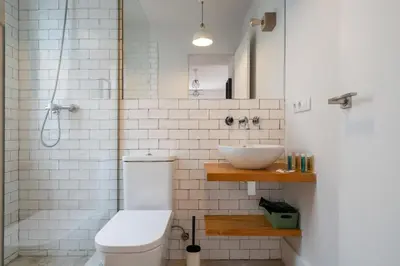 Un baño de Nice and bright apartment in Puerta del Ángel - Cabello