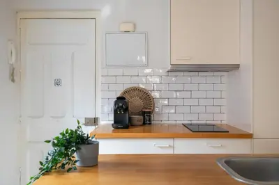 Una cocina o zona de cocina en Nice and bright apartment in Puerta del Ángel - Cabello