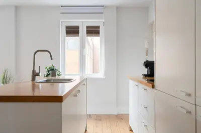 Una cocina o zona de cocina en Nice and bright apartment in Puerta del Ángel - Cabello