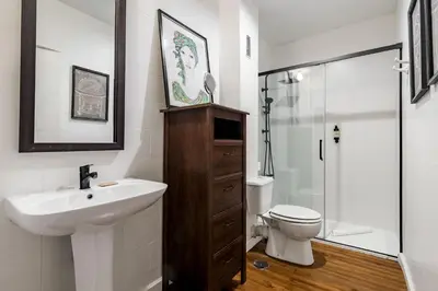 Un baño de Fuencarral I - En el corazón de Madrid