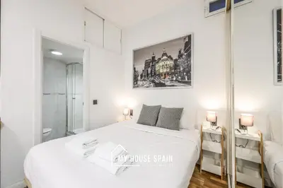 Cama o camas de una habitación en MyHouseSpain - Acogedor estudio en Madrid