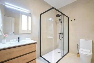 Un baño de Lovely Apartments - Elegante apartamento en el corazón de la ciudad