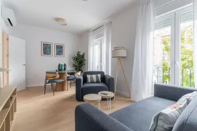 Zona de estar de Renovated Modern -4 bedrooms 2baths-Salamanca