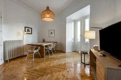 Una televisión o centro de entretenimiento en Amazing apartment - 4Bedrooms 2 Bathrooms - Goya