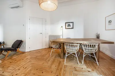 Plano de Amazing apartment - 4Bedrooms 2 Bathrooms - Goya