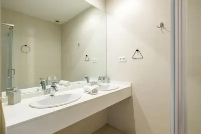 Un baño de Spacious apartment-4Bedrooms 2Bathrooms - Goya