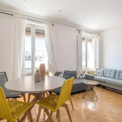 Spacious apartment-4Bedrooms 2Bathrooms - Goya