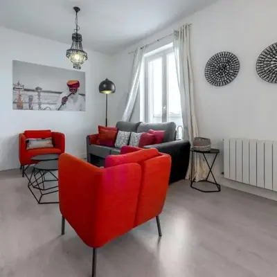 Modern Refurbished - 3Bedrooms 2Bathrooms - Goya