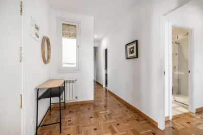 Plano de Bright apartment-4Bedrooms 2Bathrooms - Goya