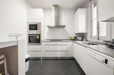 Una cocina o zona de cocina en Bright apartment-4Bedrooms 2Bathrooms - Goya