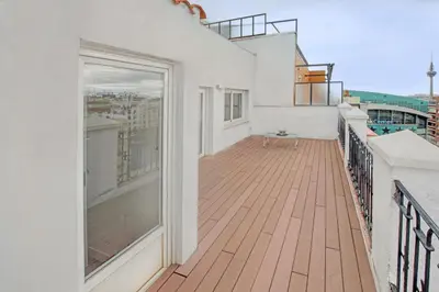 Un balcón o terraza de Amazing Penthouse wlarge terrace - 1BedRoom -Goya
