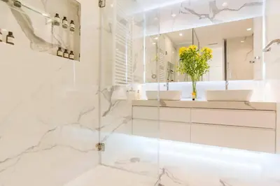 Un baño de Location-Comfort-Design-Quality