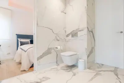 Un baño de Location-Comfort-Design-Quality