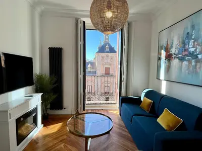 Una televisión o centro de entretenimiento en dPLACE to Be - Apartamentos de Lujo en Centro Histórico